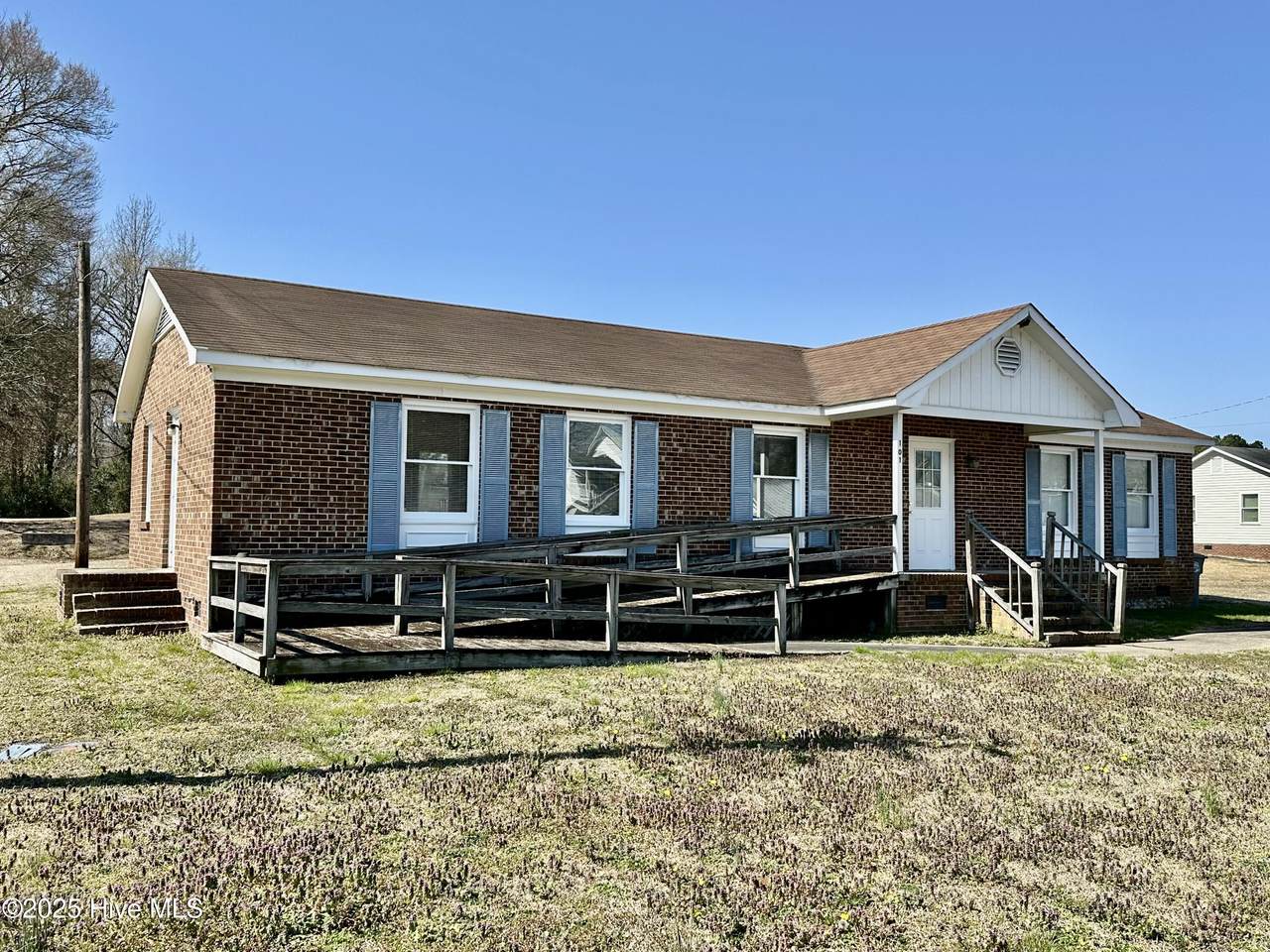 101 Sutton Drive - Photo 1