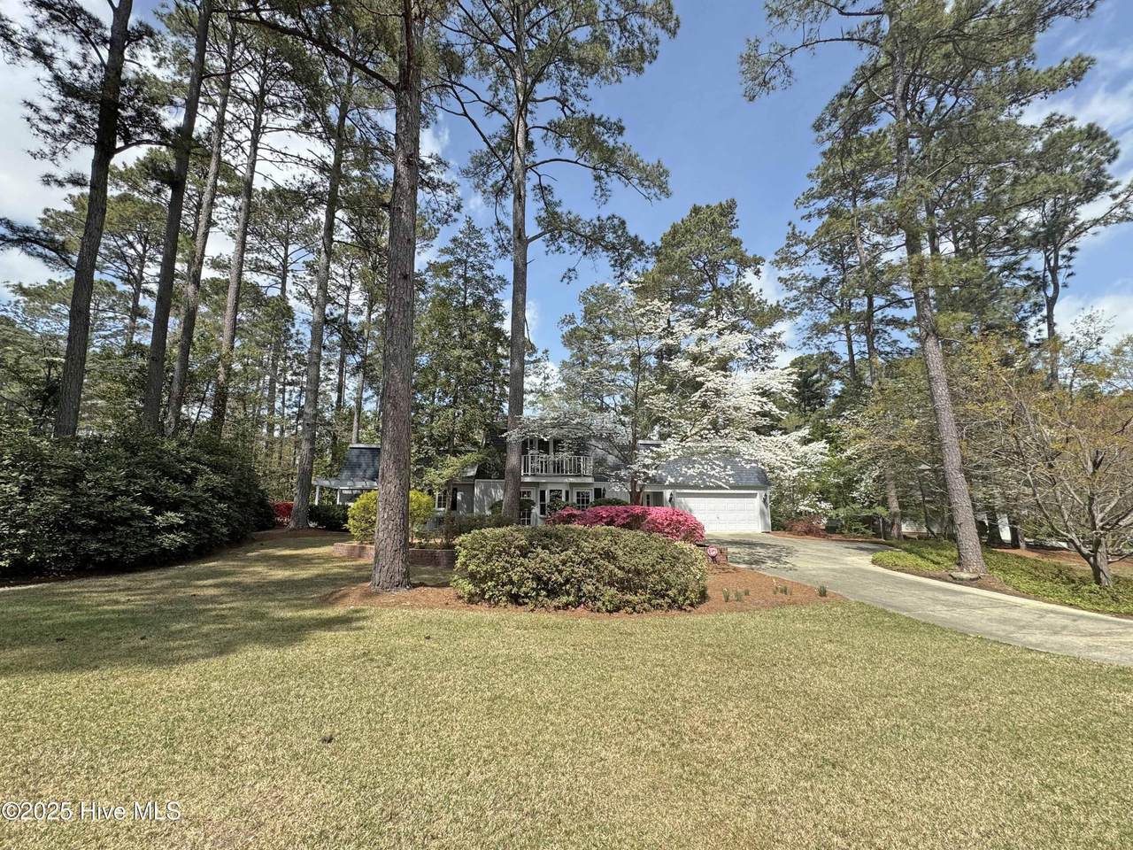 161 Lakeview Drive - Photo 1