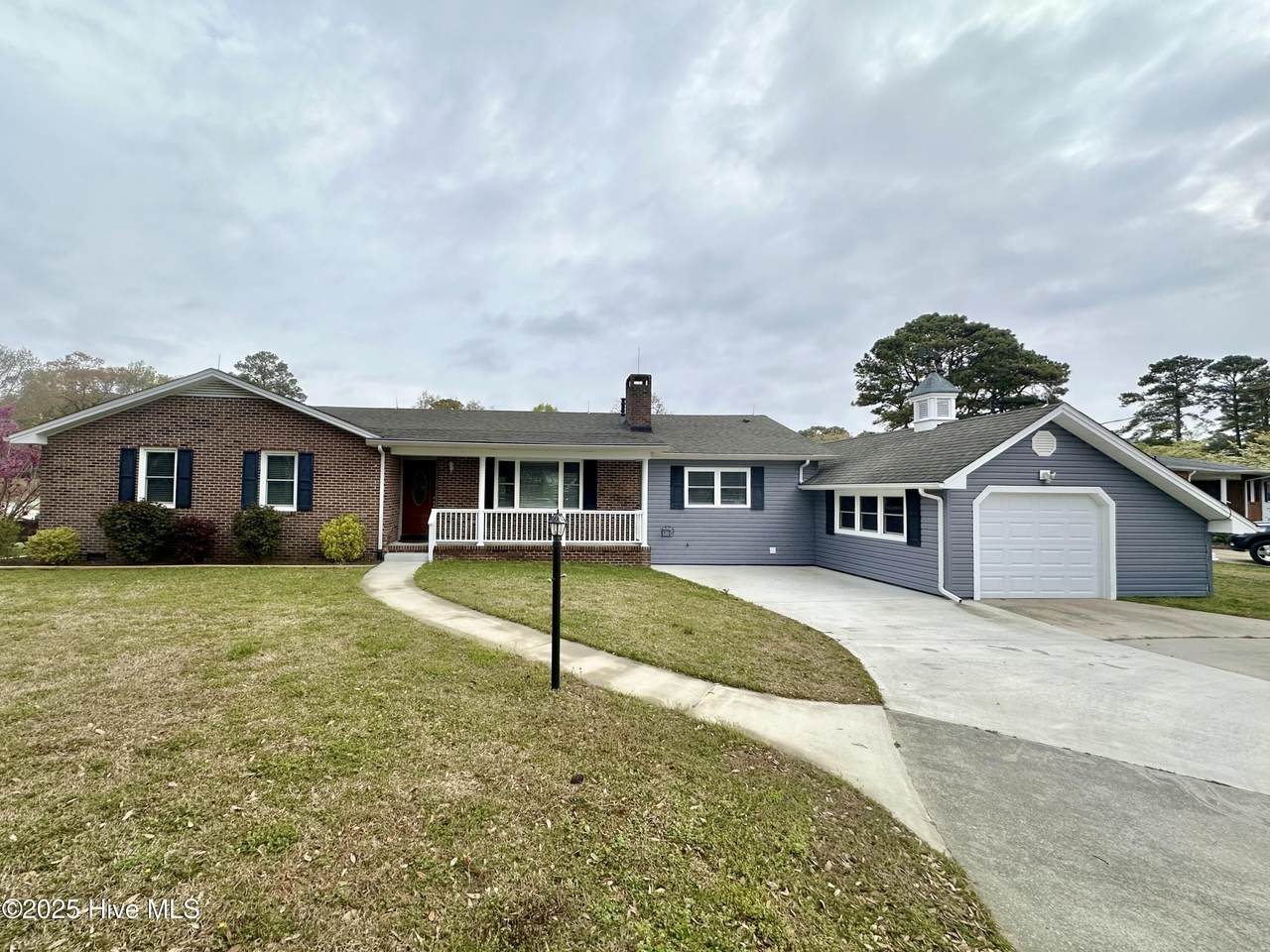 105 Windy Heights Drive - Photo 1