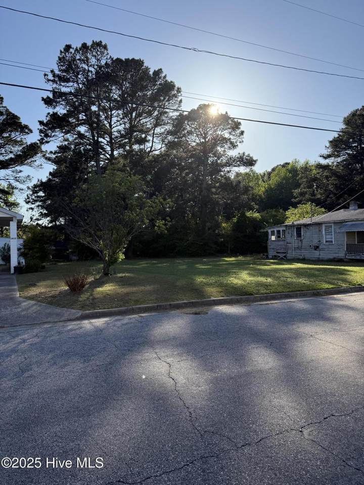 1910 Cargill Avenue - Photo 1