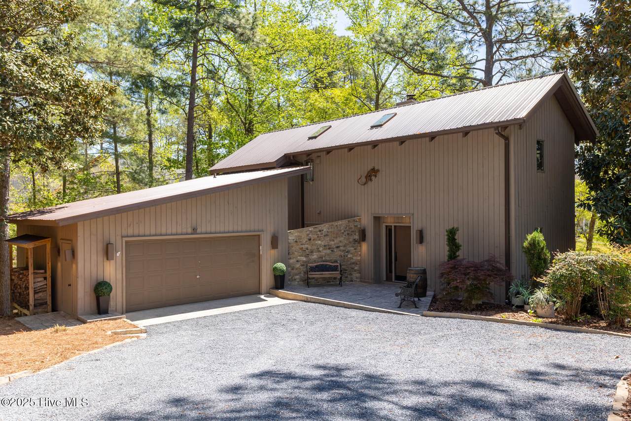 105 Tucker Court - Photo 1