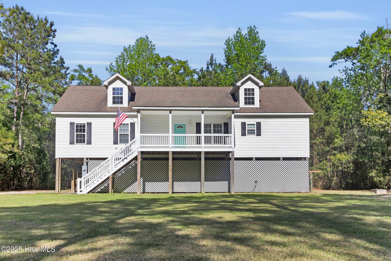 318 Winchester Way - Photo 1