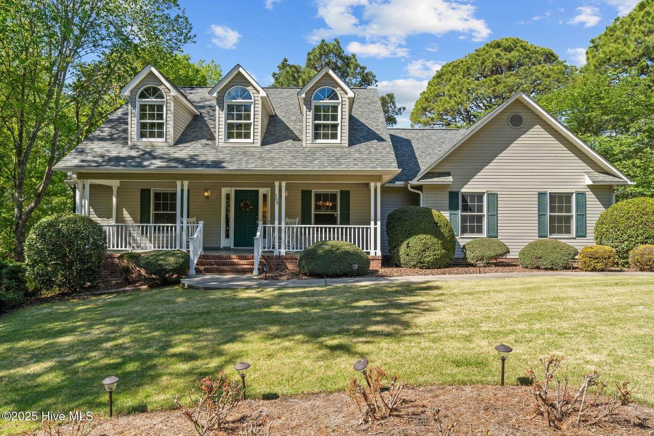 109 Harwich Court - Photo 1
