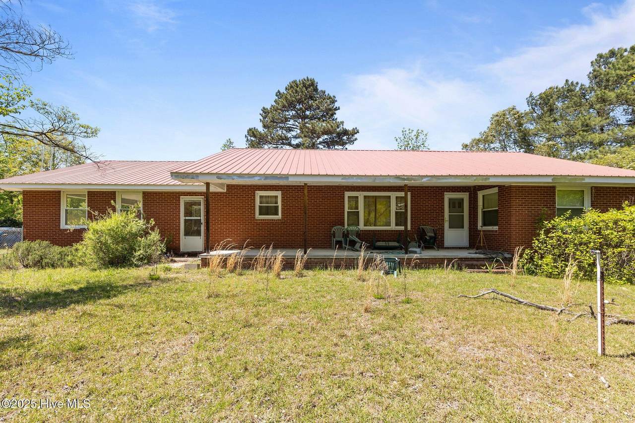 148 Simpson Drive - Photo 1