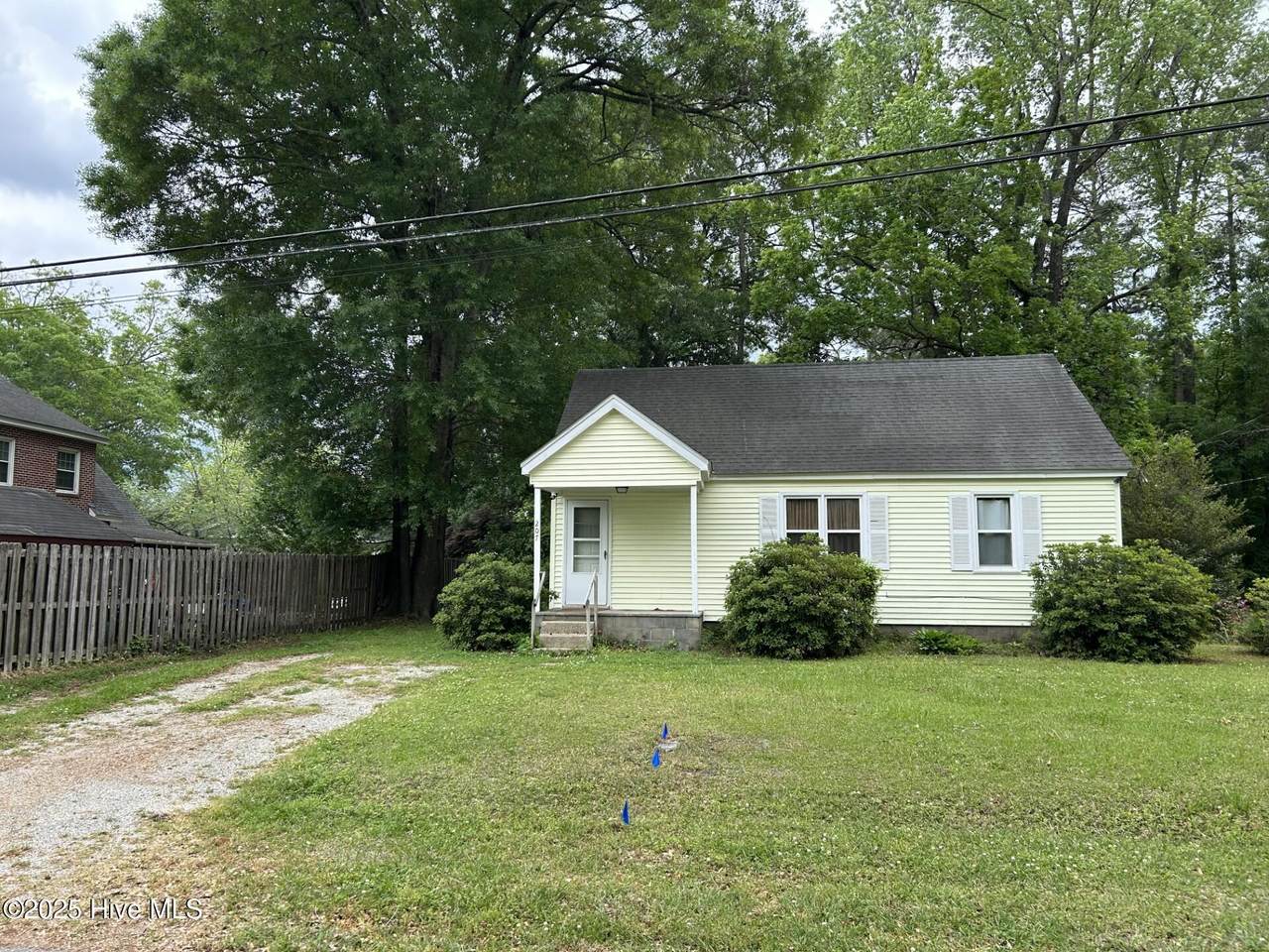 207 Ashe Street - Photo 1