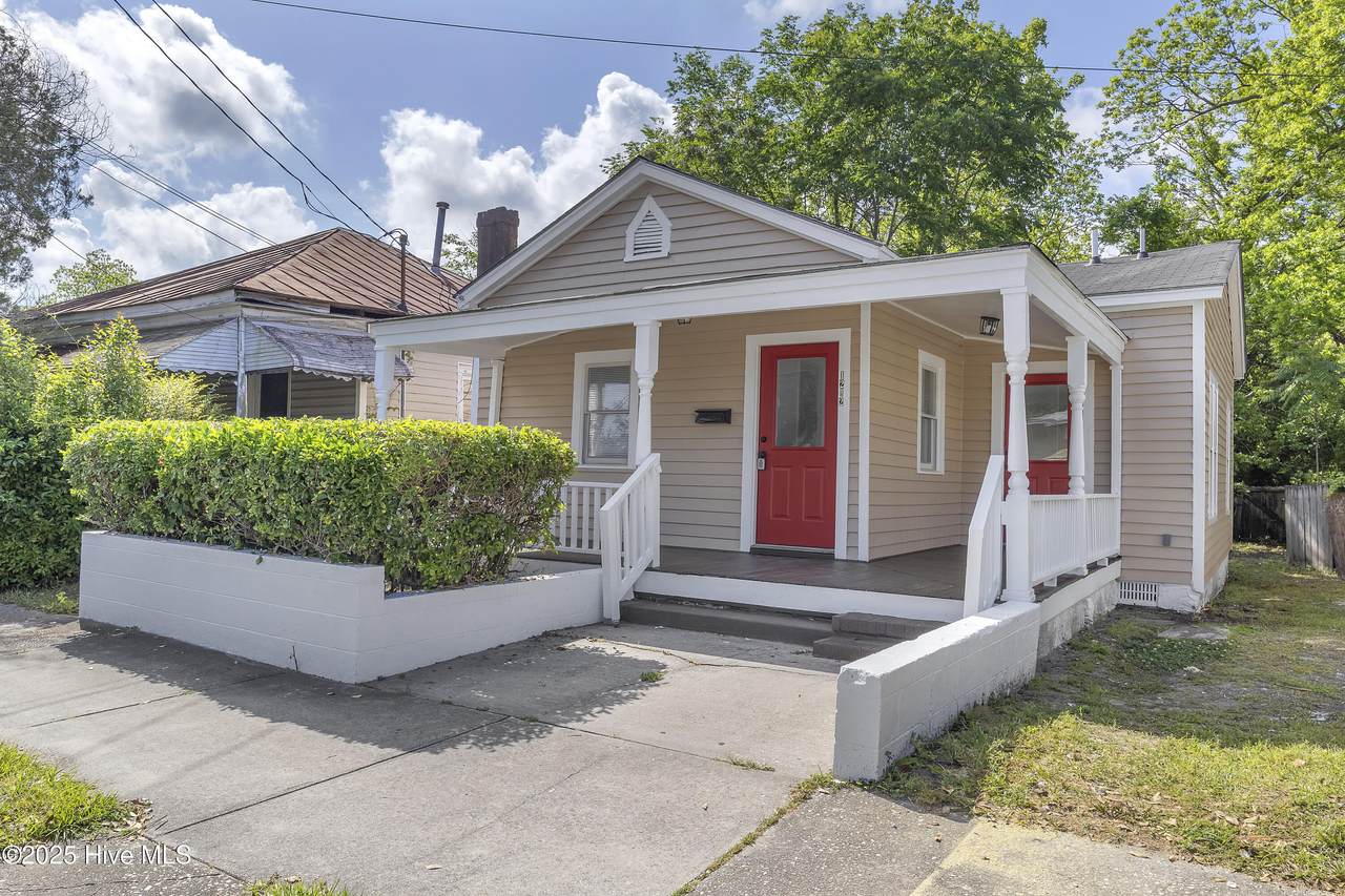 1212 Castle Street - Photo 1