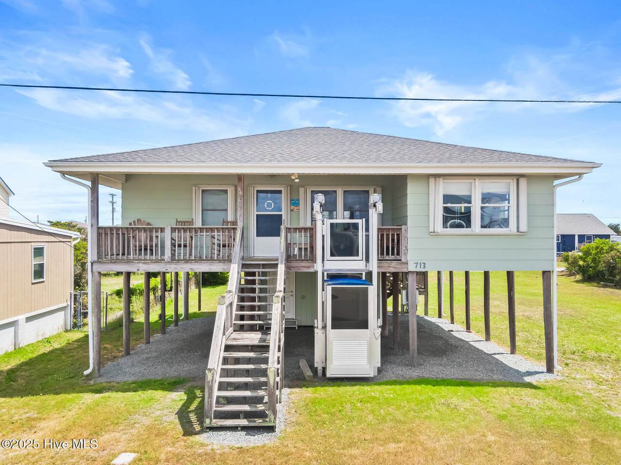713 Channel Boulevard - Photo 1