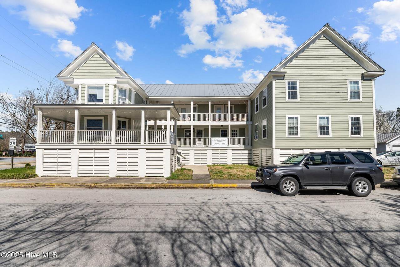 502 Hodges Street - Photo 1