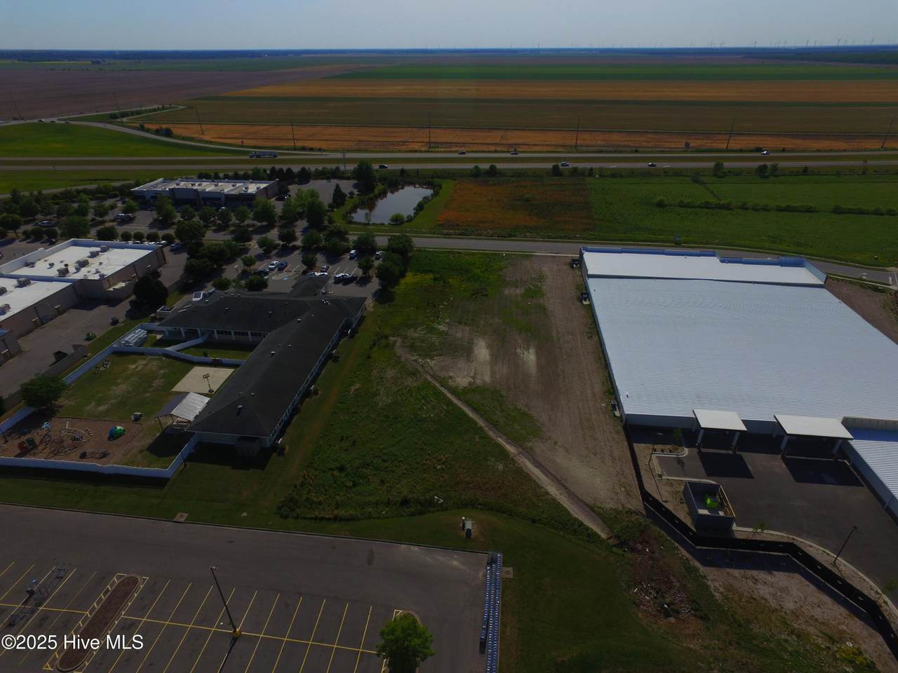 108 Commercial Boulevard - Photo 1