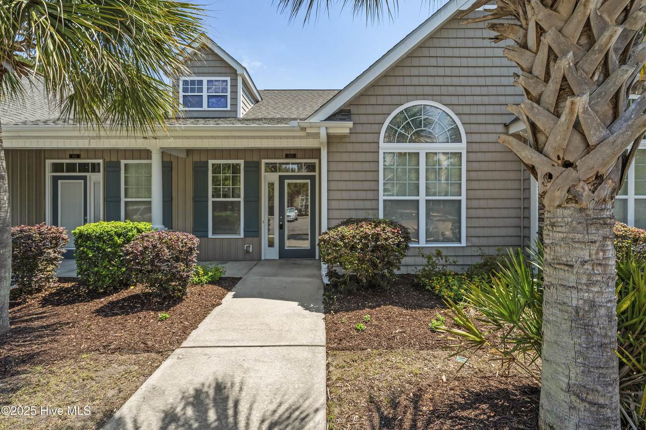 7195 Bonaventure Street - Photo 1