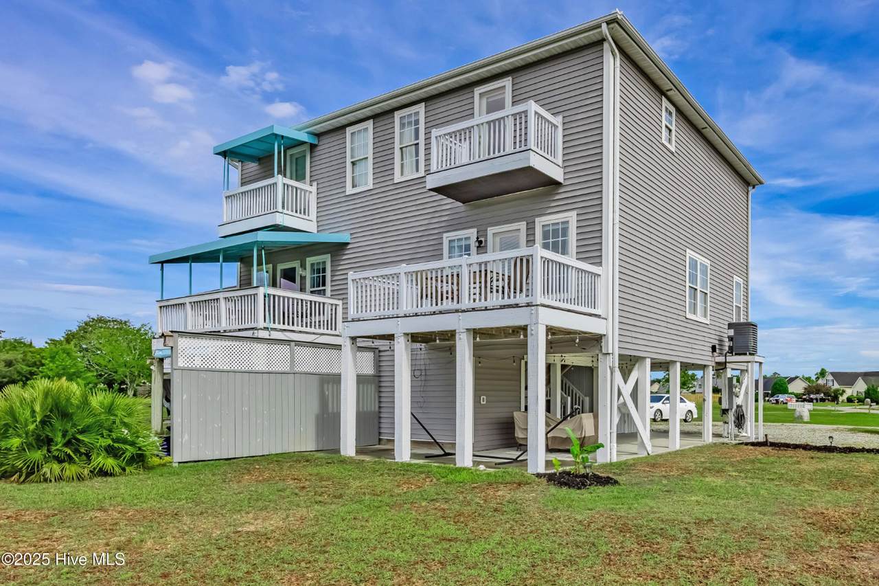 200 Twin Oaks Drive - Photo 1
