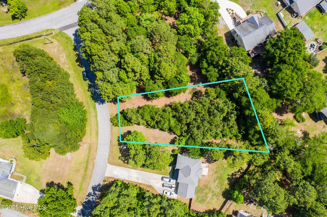 212 Fullard Drive - Photo 1