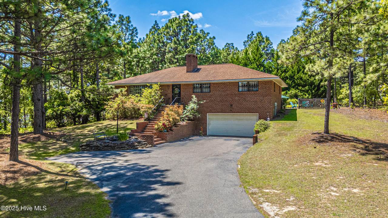 118 Lancashire Lane - Photo 1