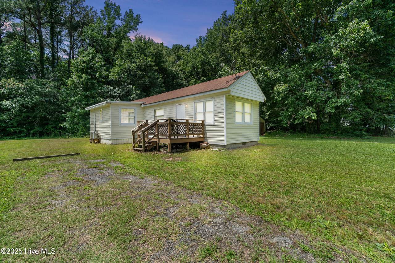 131 Wildwood Drive - Photo 1