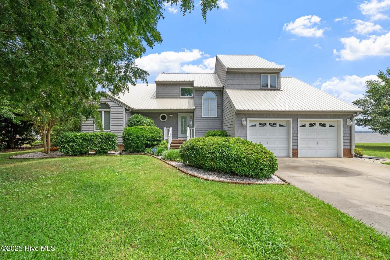 124 Bayshore Drive - Photo 1