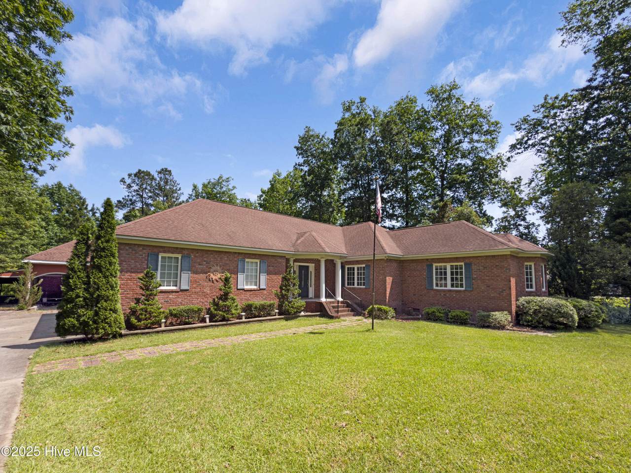 143 Rock Creek Drive - Photo 1