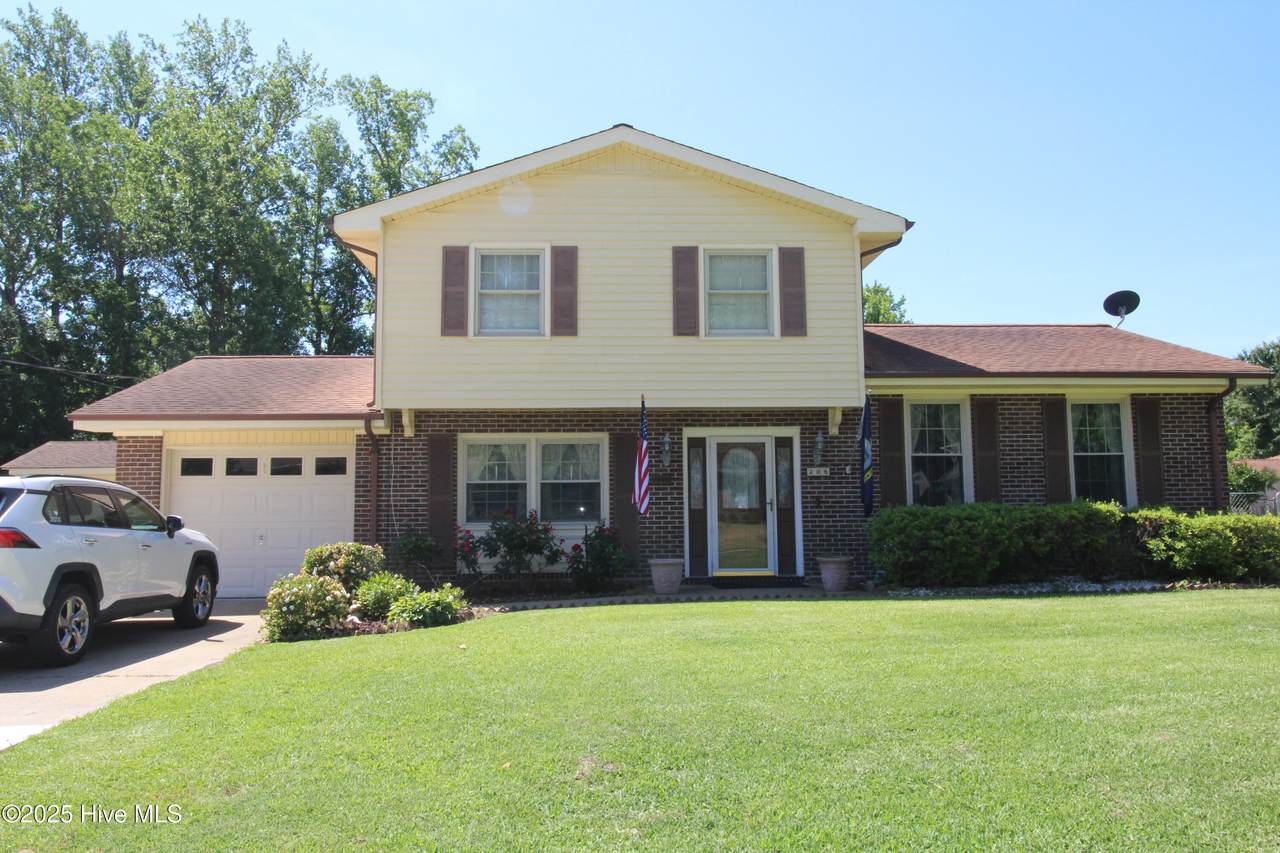 206 Stratford Road - Photo 1