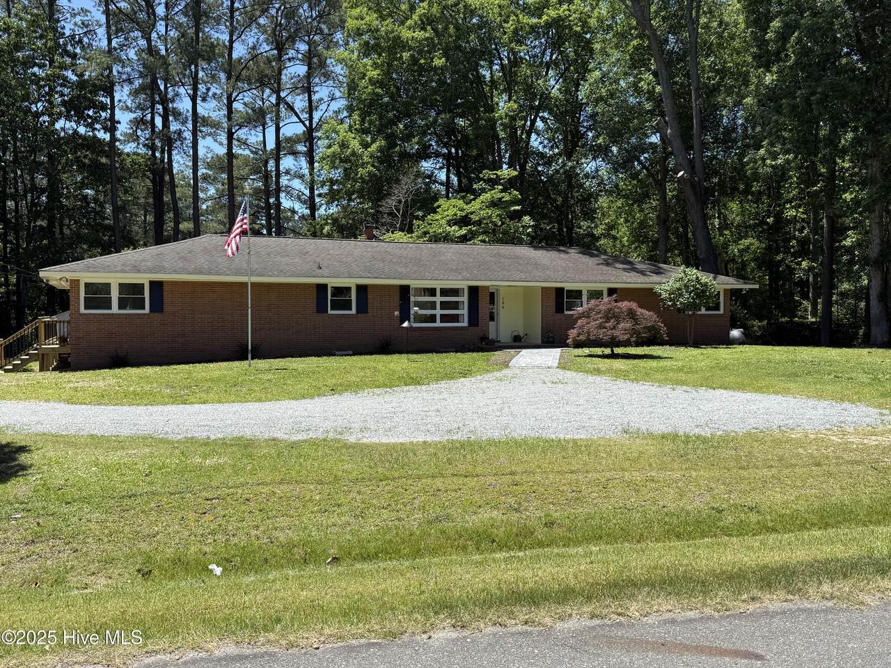 106 Lakeside Drive - Photo 1