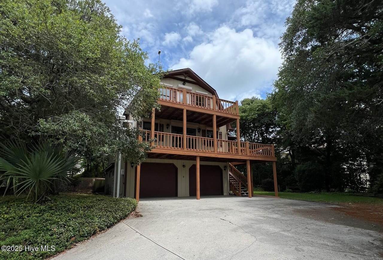 112 Bluewater Drive - Photo 1