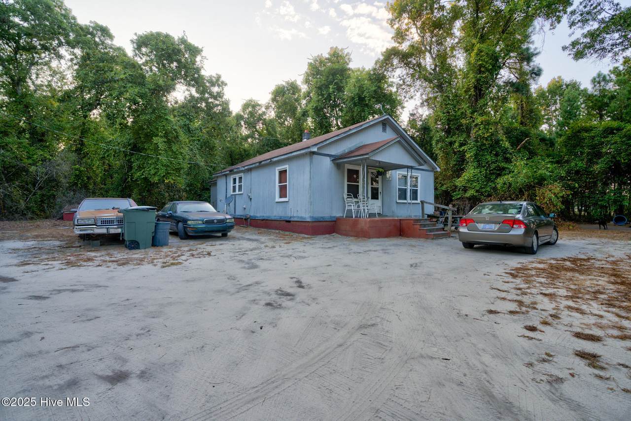 27820 Aberdeen Road - Photo 1