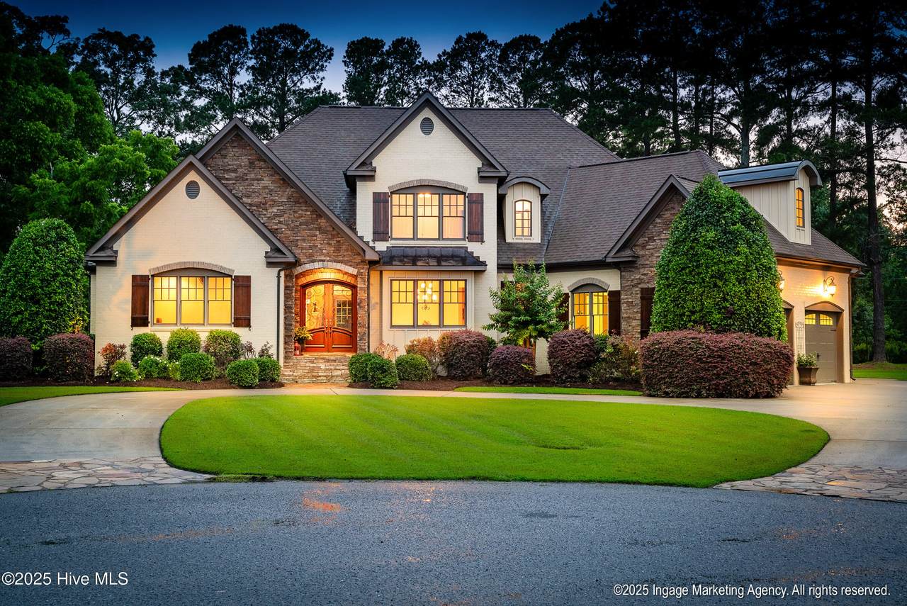 2900 Groveland Drive - Photo 1