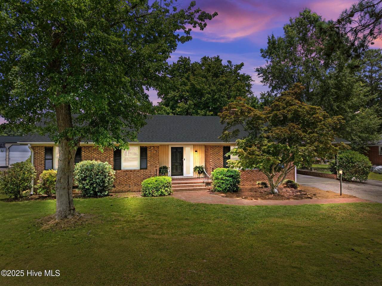2607 Main Street - Photo 1