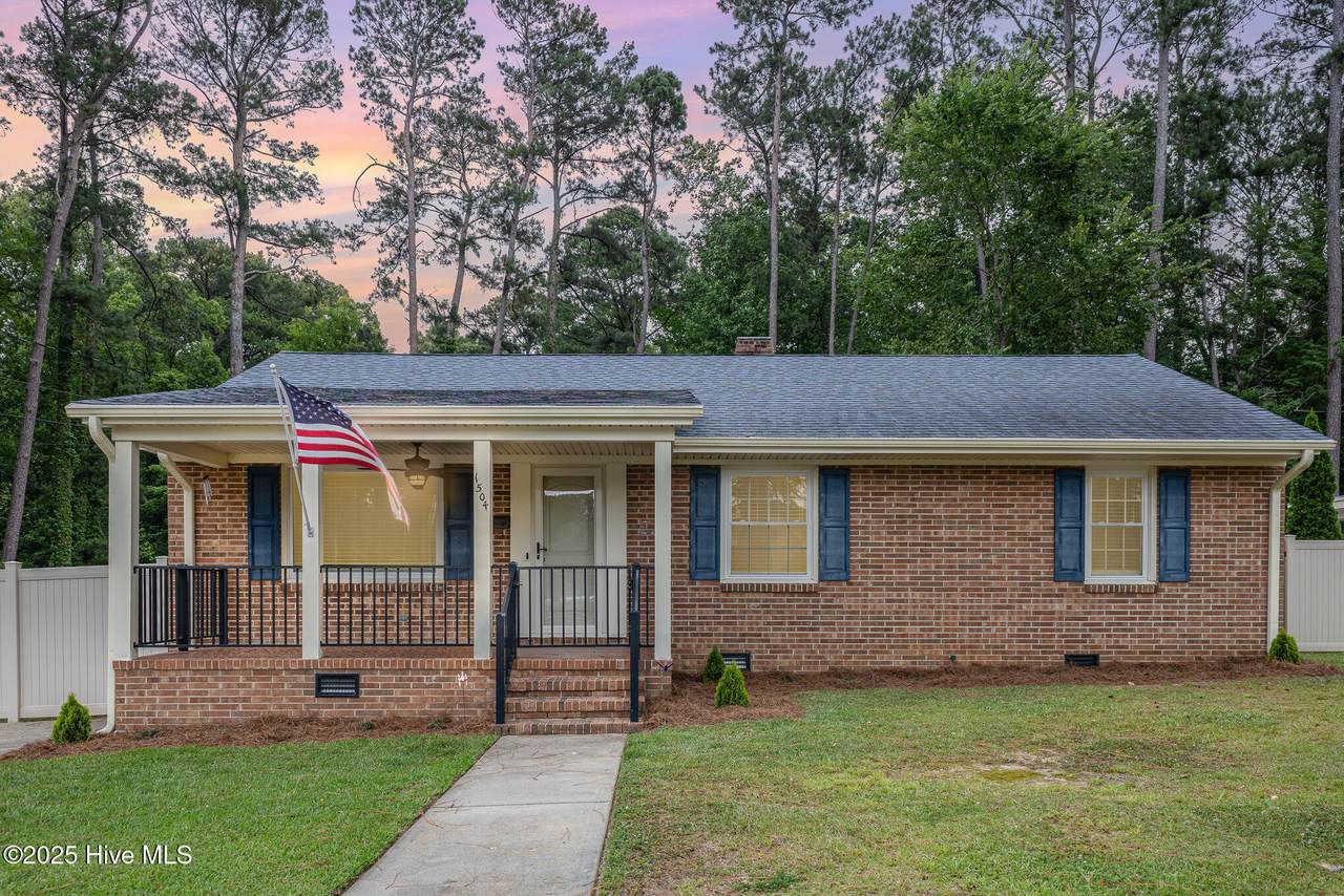 1504 Woodside Drive - Photo 1