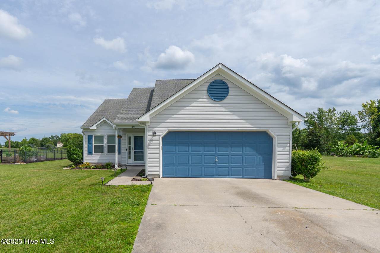 207 Eagle Creek Road - Photo 1