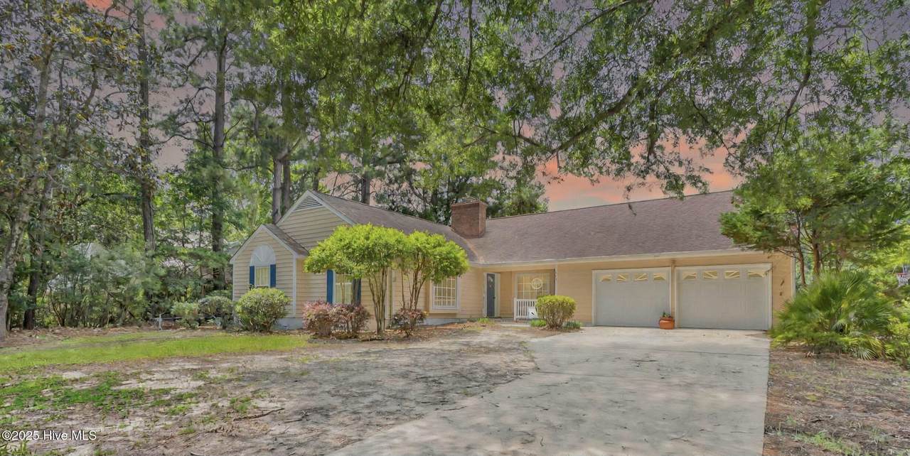 320 Embassy Circle - Photo 1