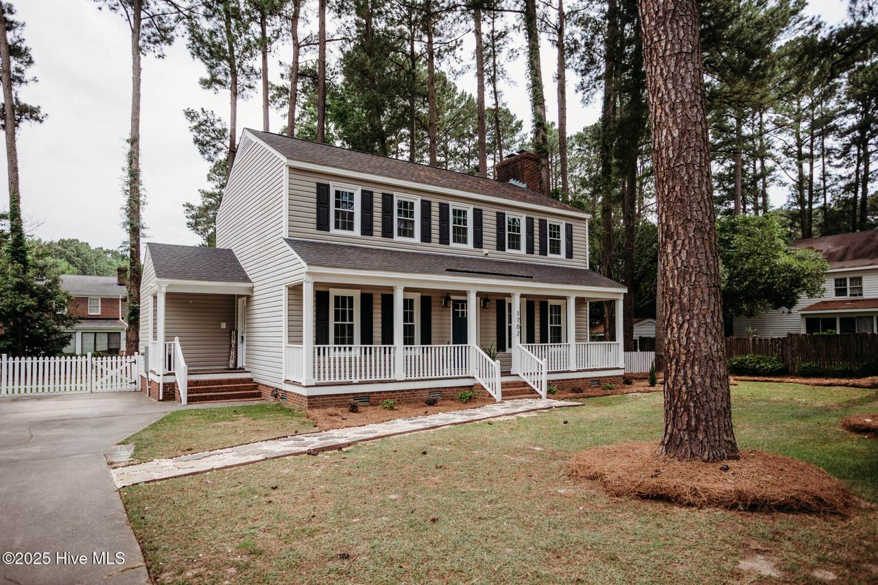 1702 Chamberlain Drive - Photo 1