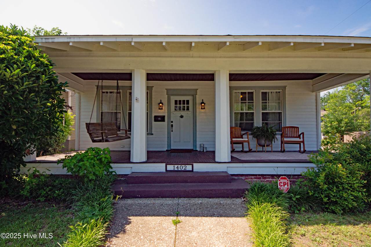 1402 Grace Street - Photo 1