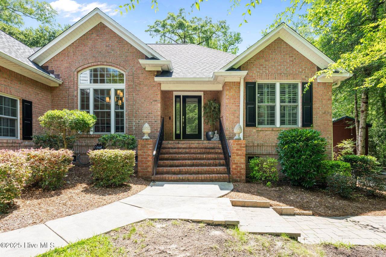 118 Tremayne Drive - Photo 1