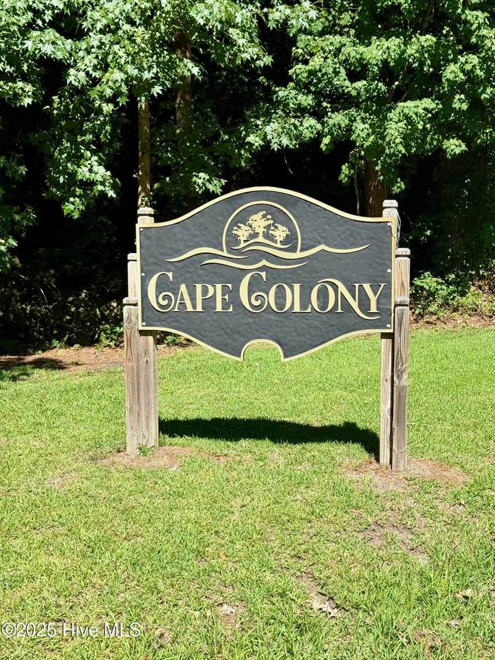 112 Colony Drive - Photo 1