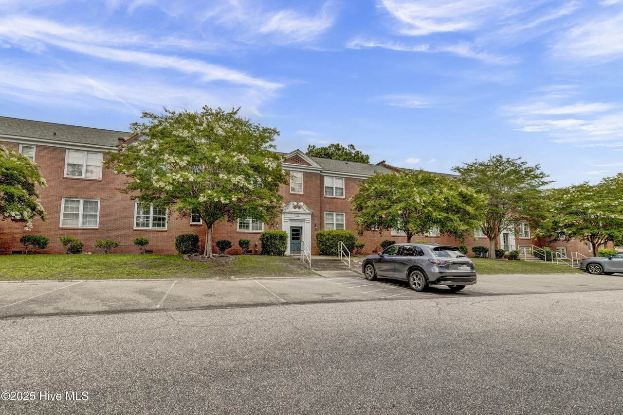 2940 Oleander Drive - Photo 1