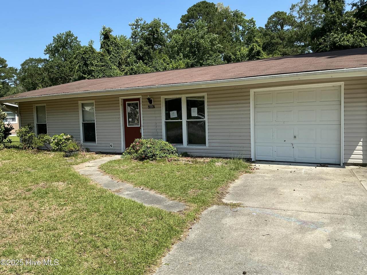 102 Tanglewood Drive - Photo 1