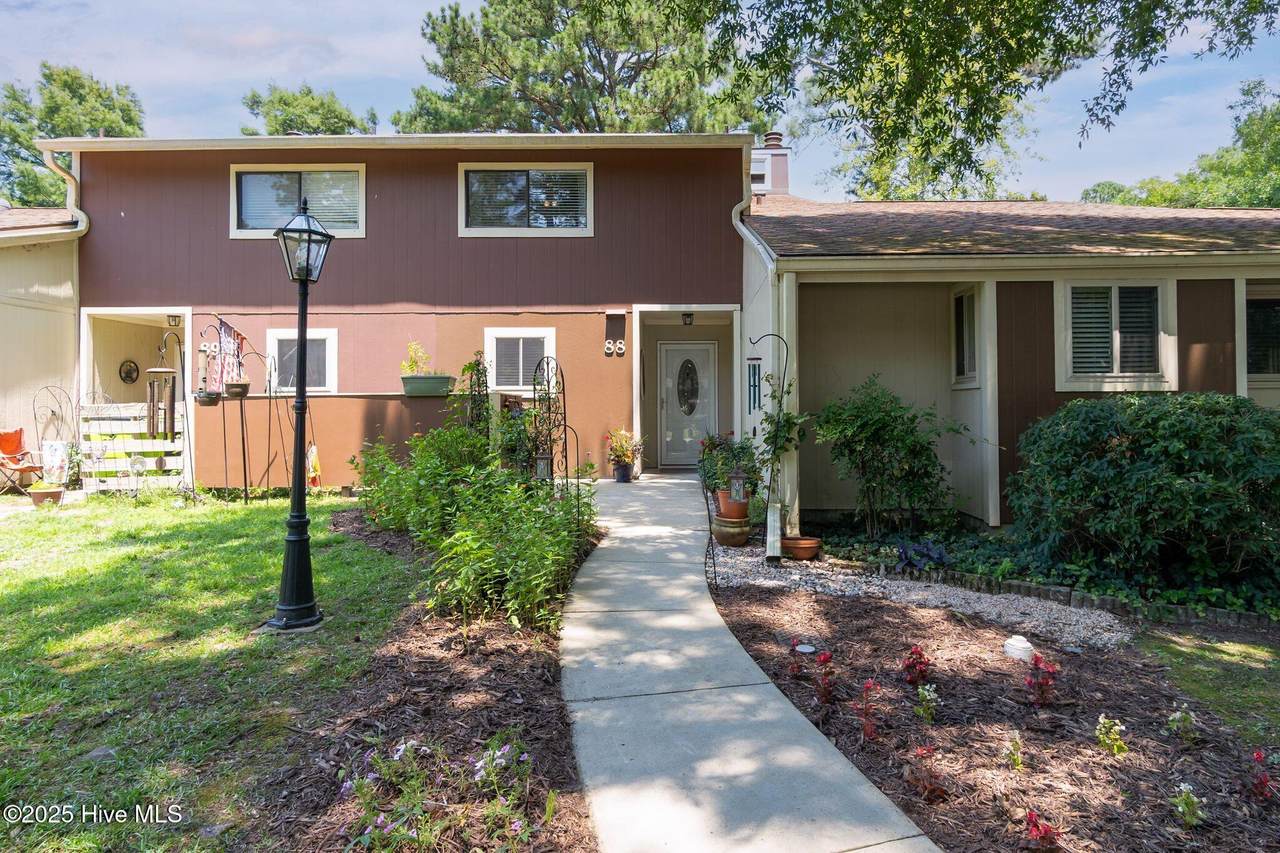 88 Quarterdeck Townes - Photo 1