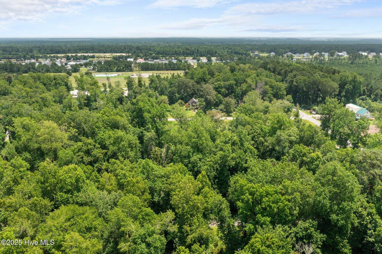 108 Tradewinds Road - Photo 1