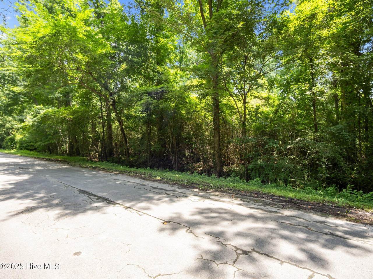 110 Tradewinds Road - Photo 1