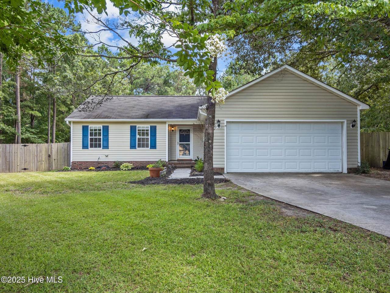 404 Silo Court - Photo 1