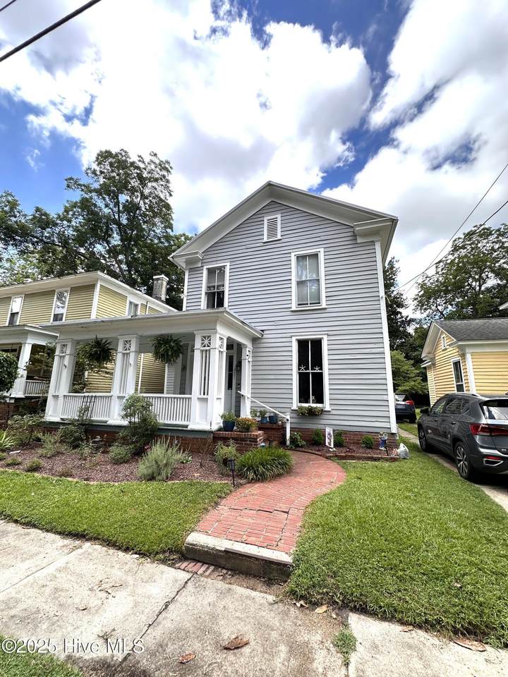 721 2nd Street - Photo 1