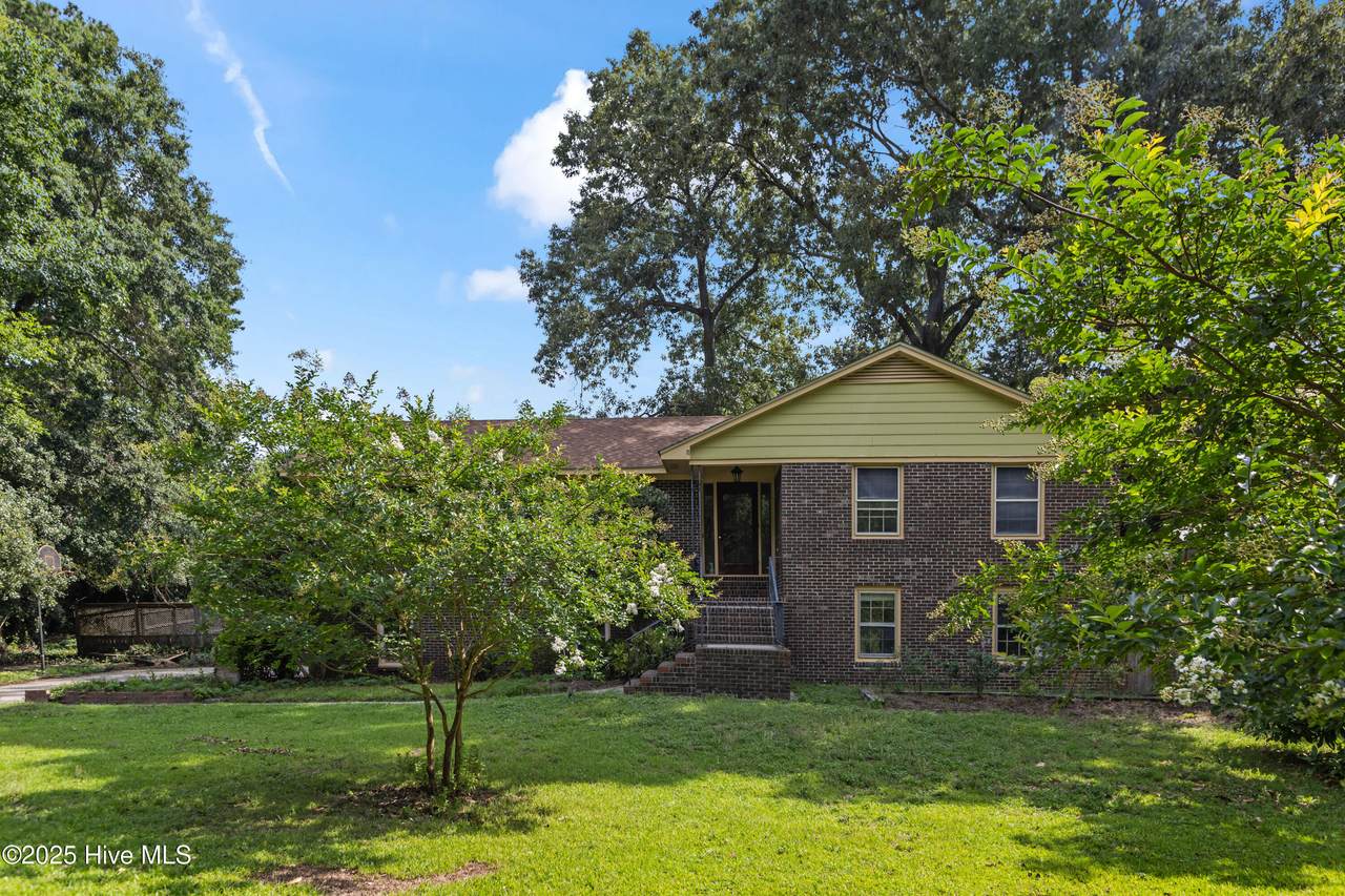 107 Cherrywood Drive - Photo 1