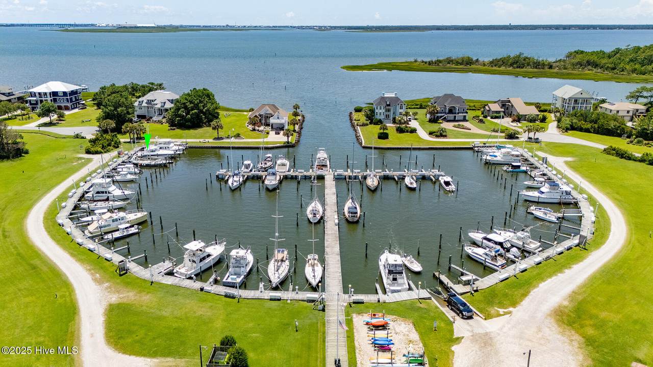 409 Island Drive - Photo 1