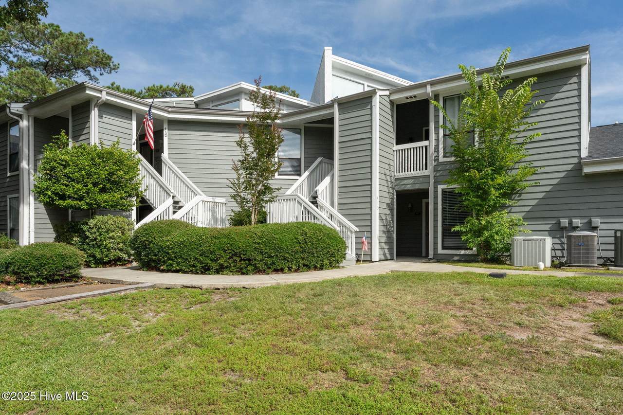 732 Azalea Drive - Photo 1