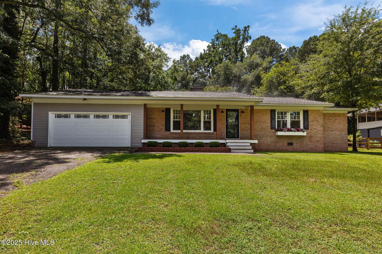 89 Lakeshore Drive - Photo 1