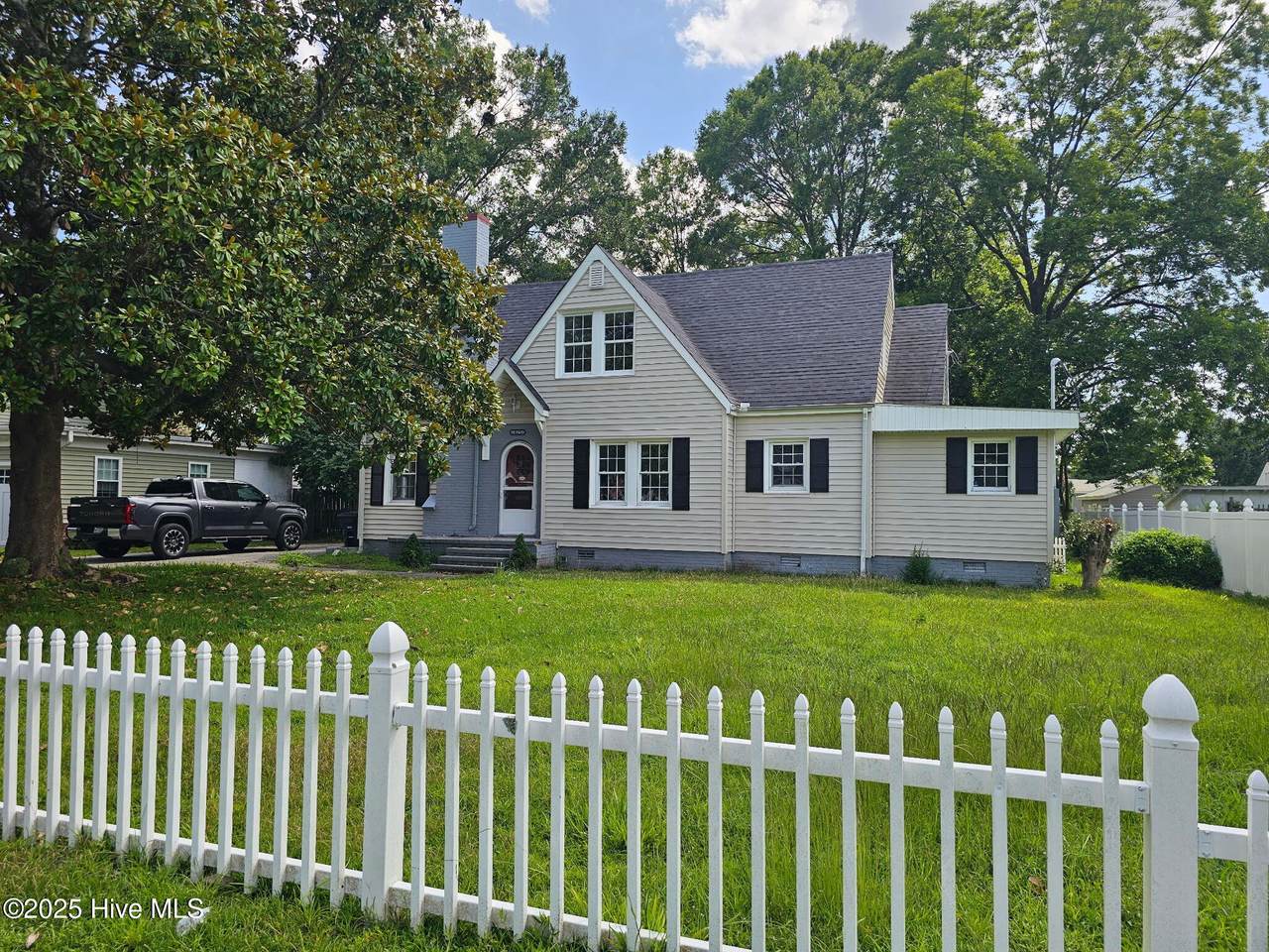 415 Bordeaux Street - Photo 1