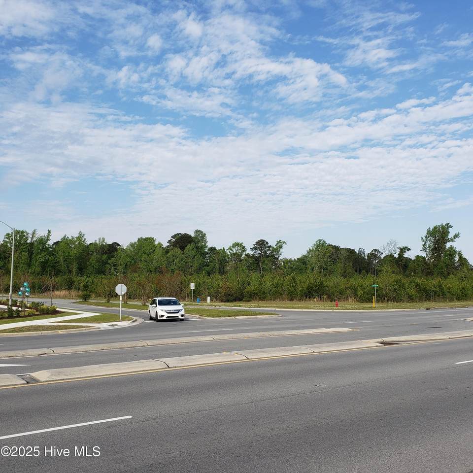 140 Hemlock Drive - Photo 1