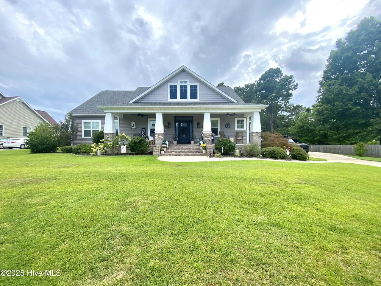 102 Rollingwood Drive - Photo 1