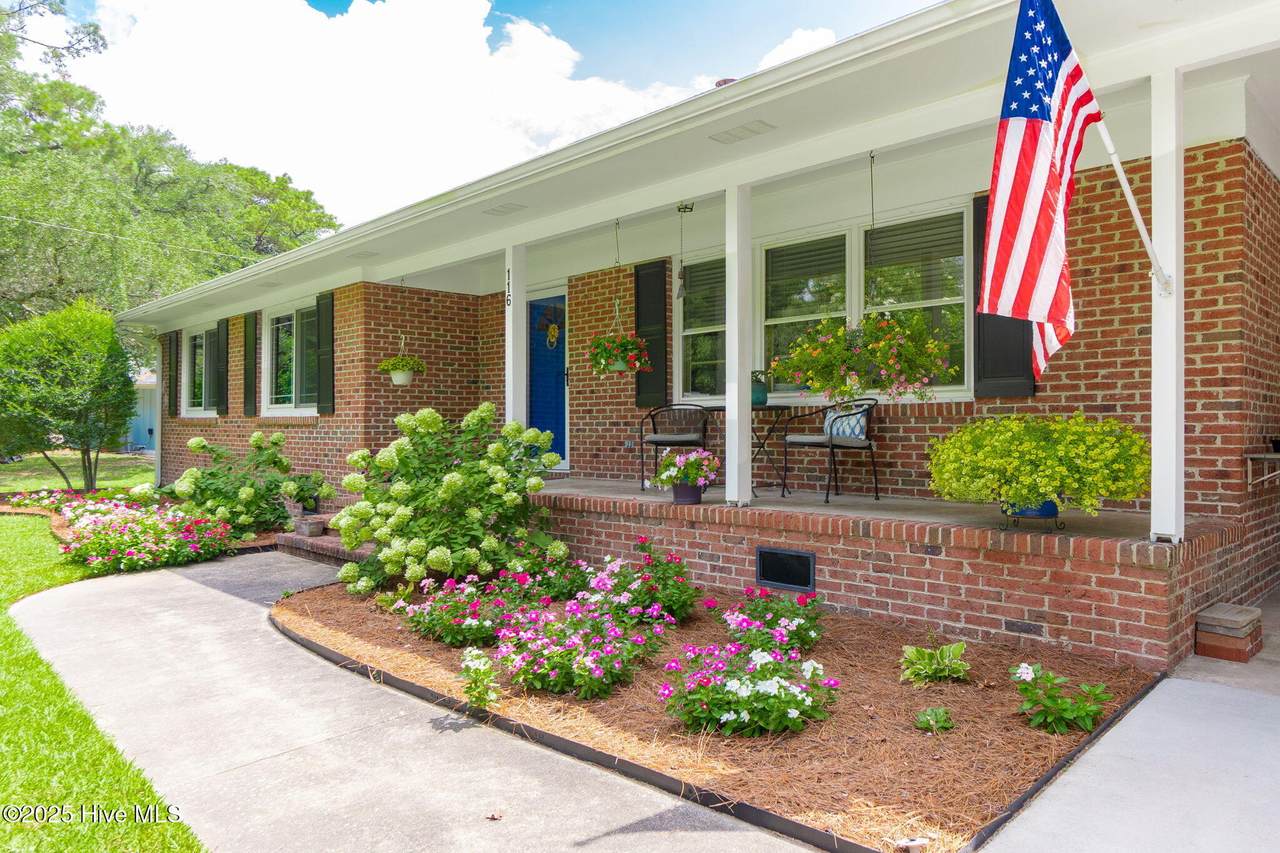 116 Holly Road - Photo 1