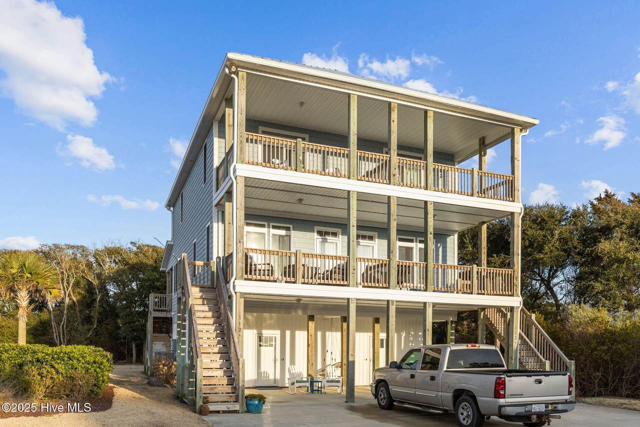 112 Lee Drive - Photo 1