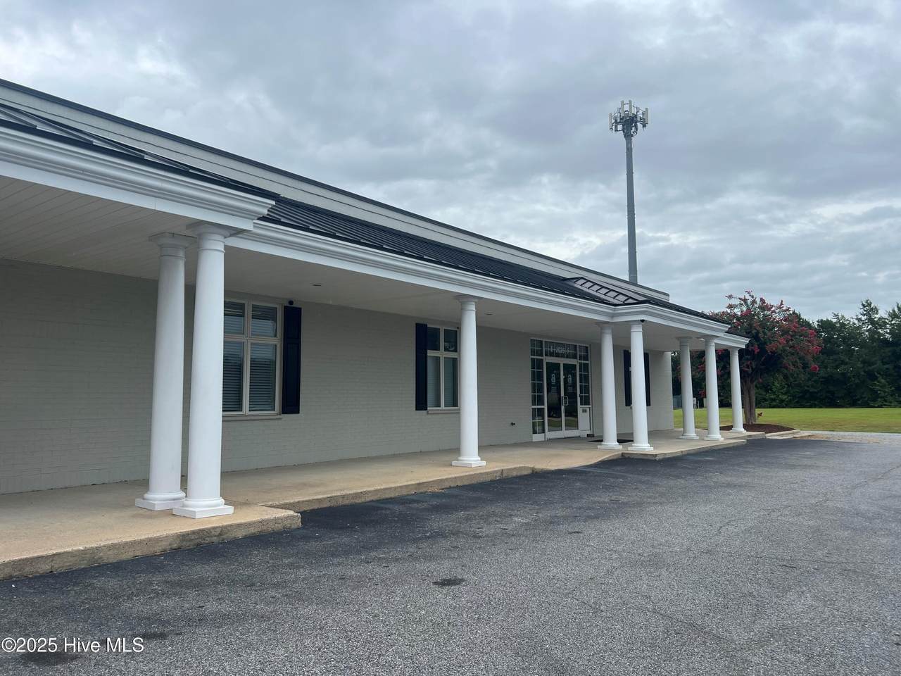 2025 Eastgate Drive - Photo 1